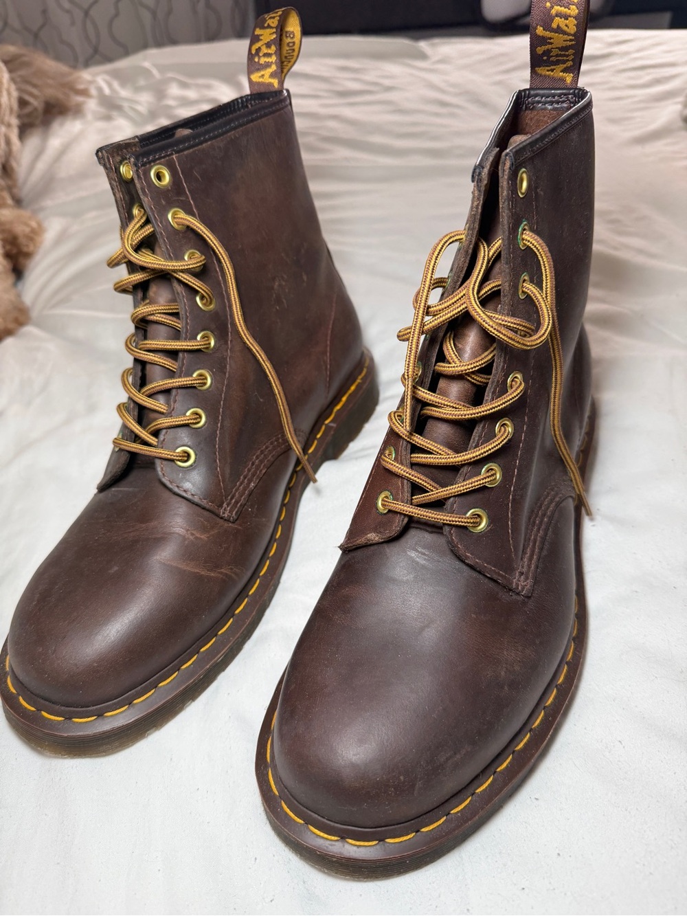 Dr. Martens Men’s Brown Leather 8-Eye Lace-Up Boots 1460 Crazy Horse